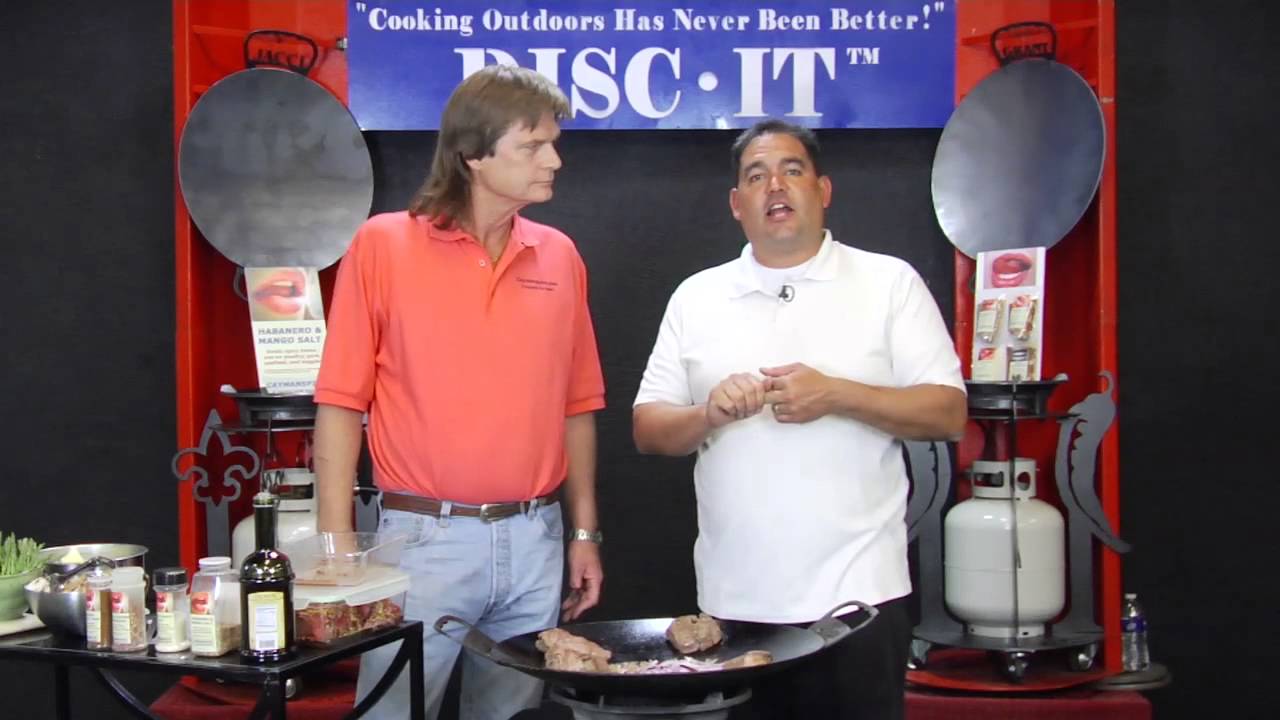 Cayman Spice Company cooks an AMAZING Steak on the DISC-IT   05 Ep09