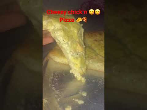 JR’s Cheezy chick’n Pizza ‼️‼️. Suriname 🇸🇷 Food is life 😋 #mukbang