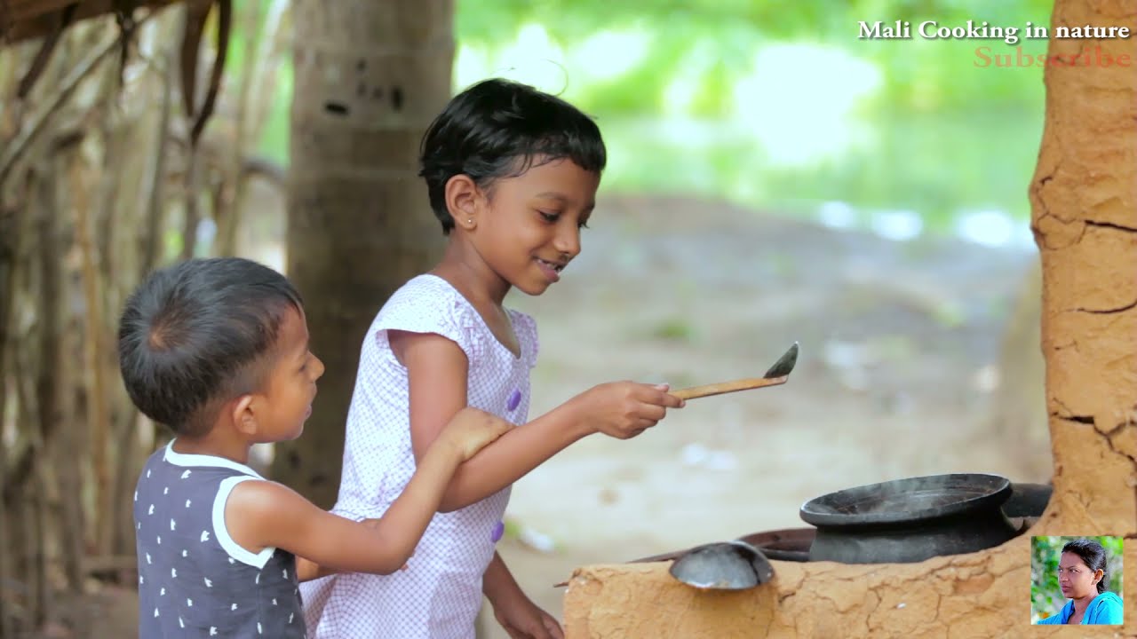 Meat flavored traditional mushroom recipe and soup / special fish curry / mali cooking in nature