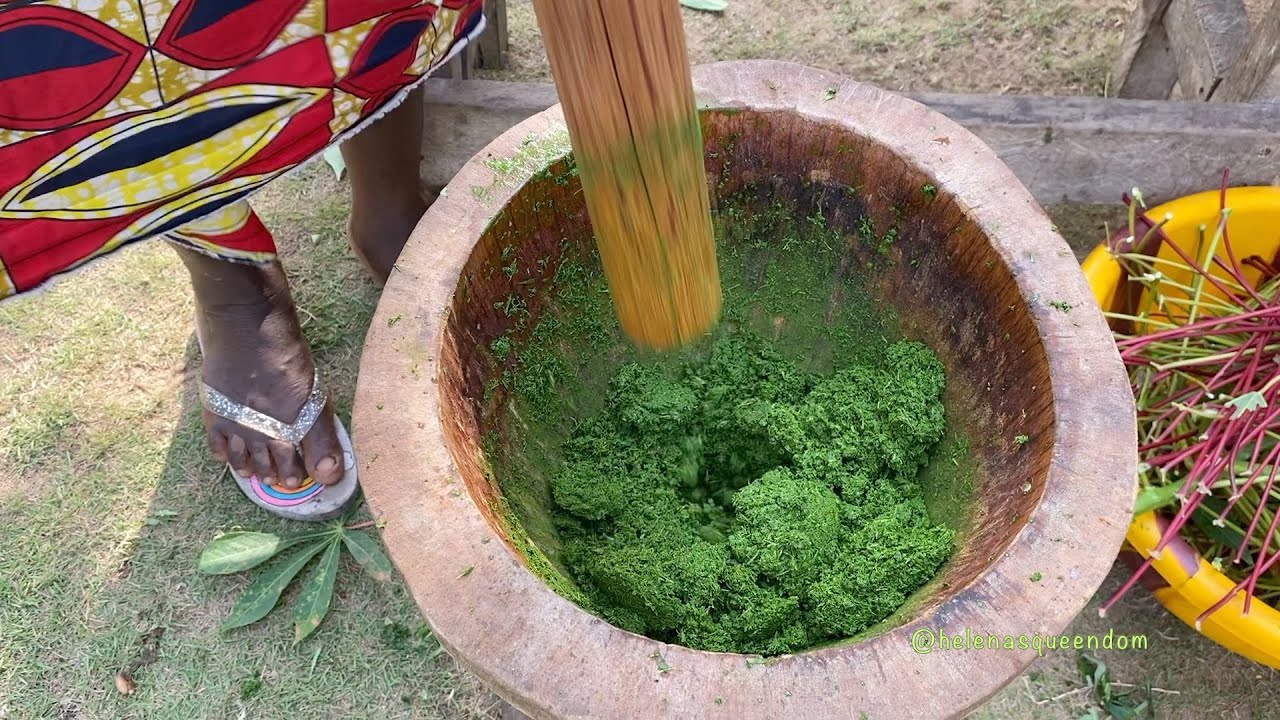 LET’S COOK CASSAVA LEAF | LIBERIAN FOOD | INCLUDES EATING😋 | LIBERIA 2021 | HelenasQueendom