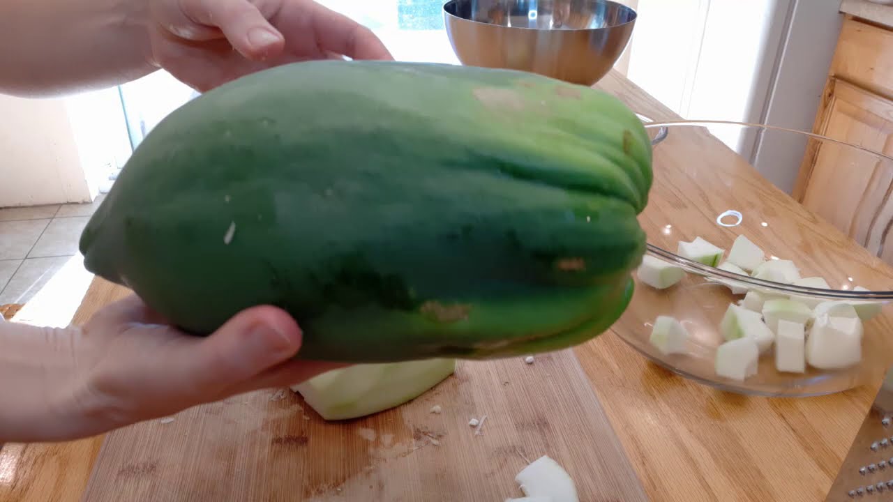 How to Eat and Freeze Green Papayas