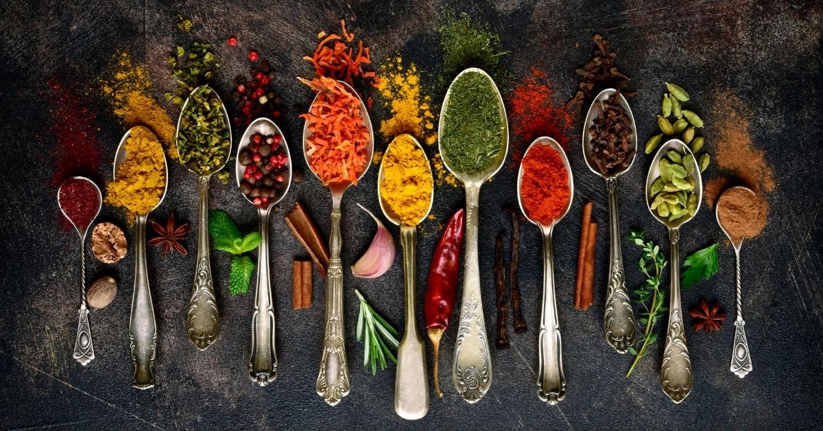 Ultimate List of Spices for Cooking (25 Kitchen Essentials)